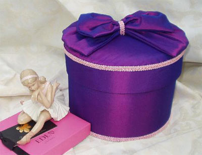 Round Box Purple Taffeta with baby pink trim