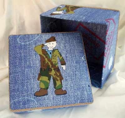 Soldier Box - detail of lid and interior