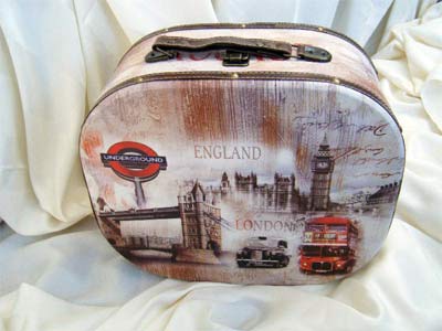 Larger size Vintage London Scene Vanity Case